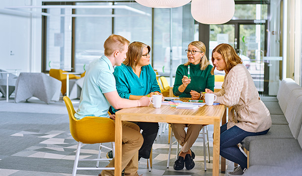 Vastuullisuusteemojen opiskelu on mahdollista Rastor-instituutissa.