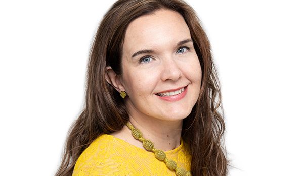 "Pidin erityisesti siitä, kuinka hyvin kouluttajat huomioivat alan erityispiirteet", kertoo myyntipäällikkö Hanna Valli. Hanna Valli