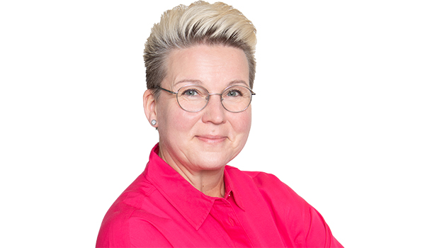 "Rastor-instituutti on hyvä yhdistämään yrityksen tarpeet ja työn vaatimukset käytännönläheiseksi koulutukseksi." Palvelutuotannon johtaja Annika Tapio, Fintraffic Raide Oy Palvelutuotannon johtaja Annika Tapio, Fintraffic Raide Oy