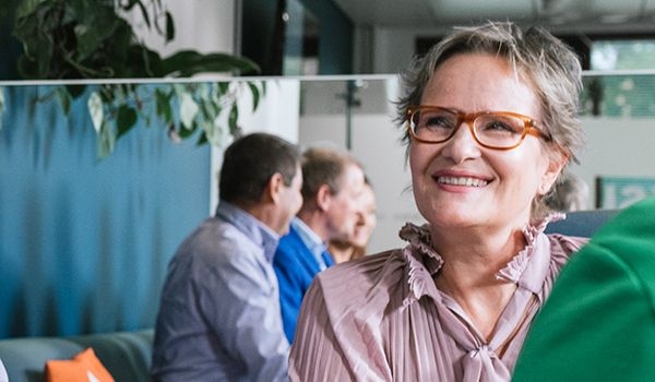 Aikuisena opiskelu ravistelee ajatuksia ja tuo uusia näkökulmia Aikuisopiskelusta on hyötyä.