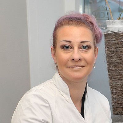 Jenni Holmström, tuotekehitystyön ammattitutkinto hyvinvointialalle