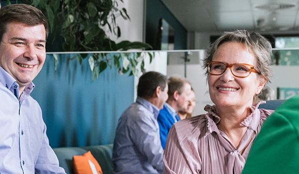 Parhaat yritykset panostavat sisäiseen viestintään.