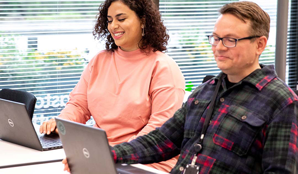 Rastor-instituutissa merkonomiopinnot rakennetaan oppisopimuksen avulla osaksi opiskelijan työtä, jolloin työstä tuleekin oppimista.